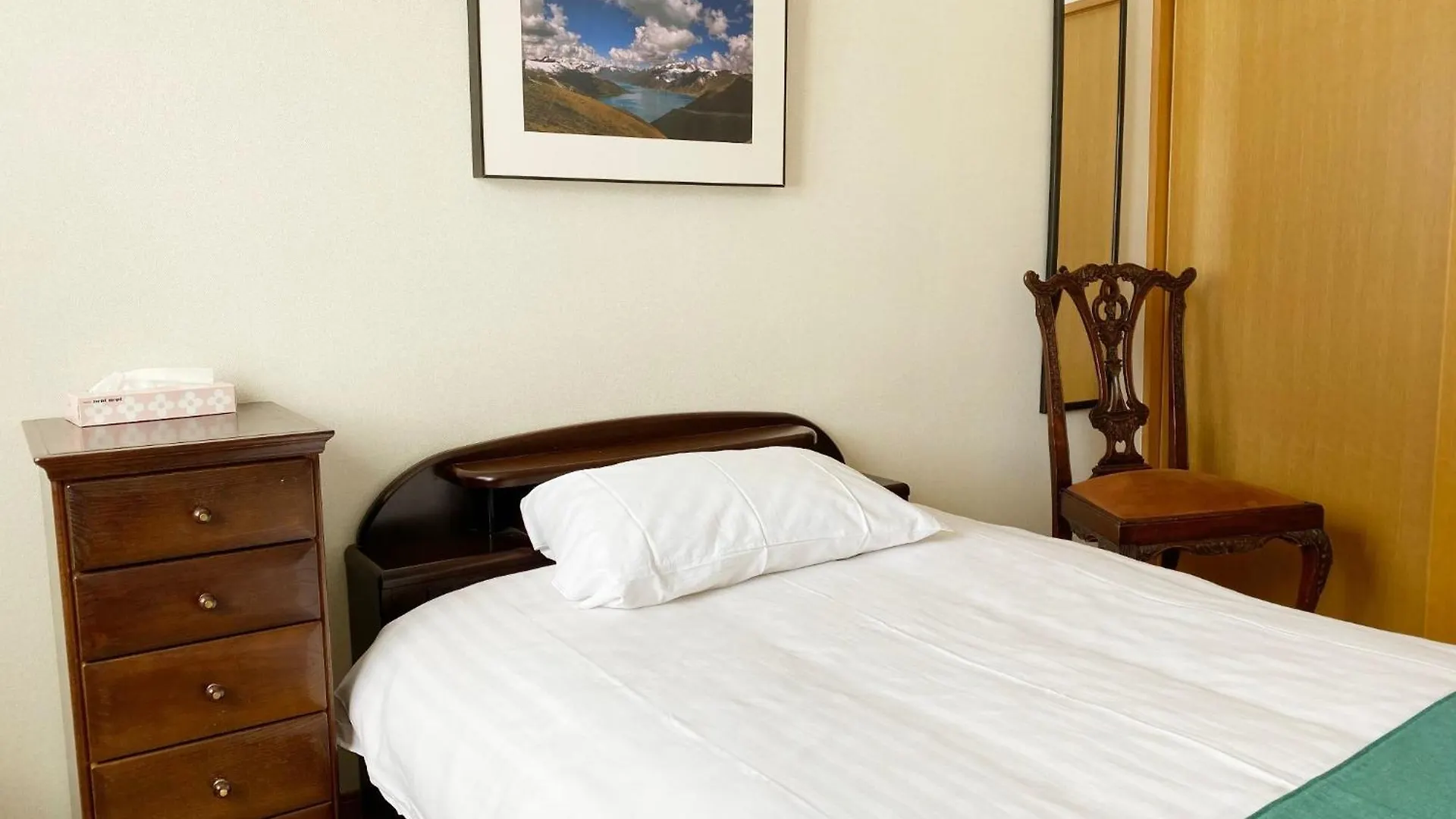 Shirokane Freeport Hotel - Vacation Stay 84726 Kamifurano